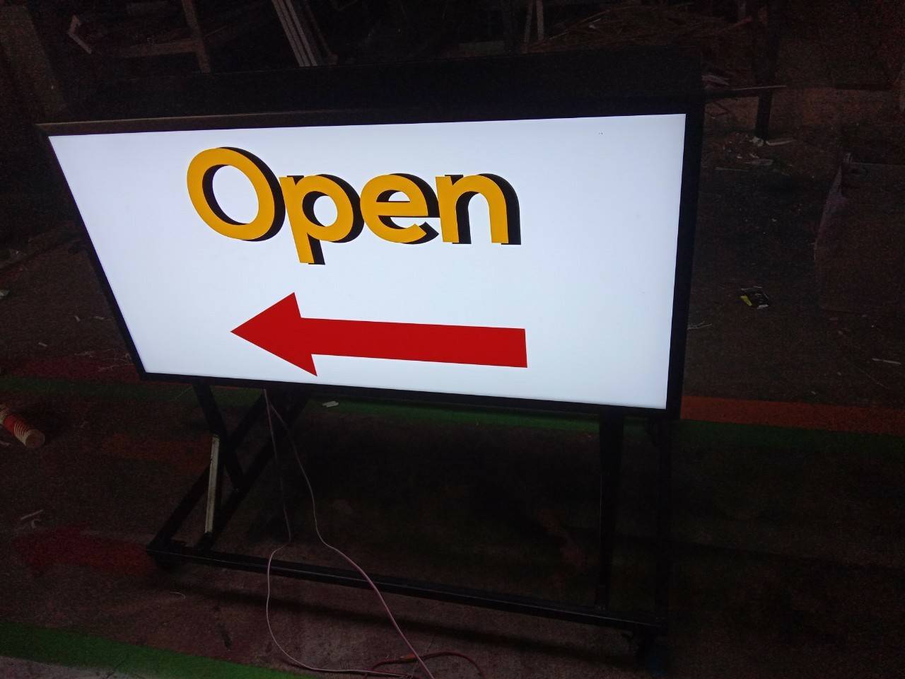 ป้ายกล่องไฟพร้อมล้อลาก - Open