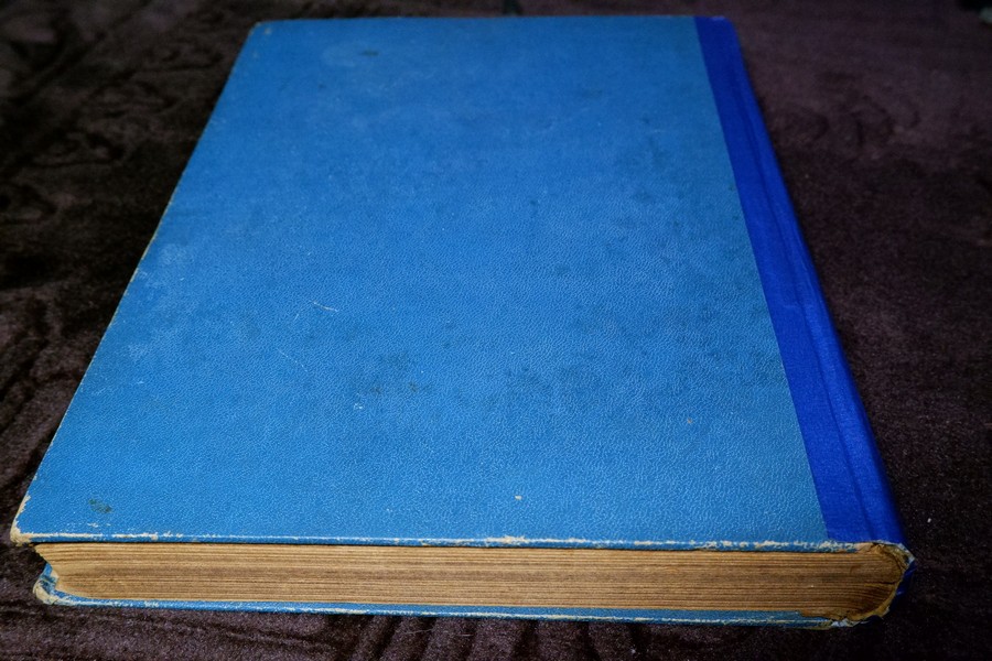 ตำราพรหมชาติ เเละ ตำรานรลักษณ์ฉบับ ร.1 โดย อ.หรีด เรืองฤทธิ์ ปกแข็ง ปี 2501 (สอบถาม)