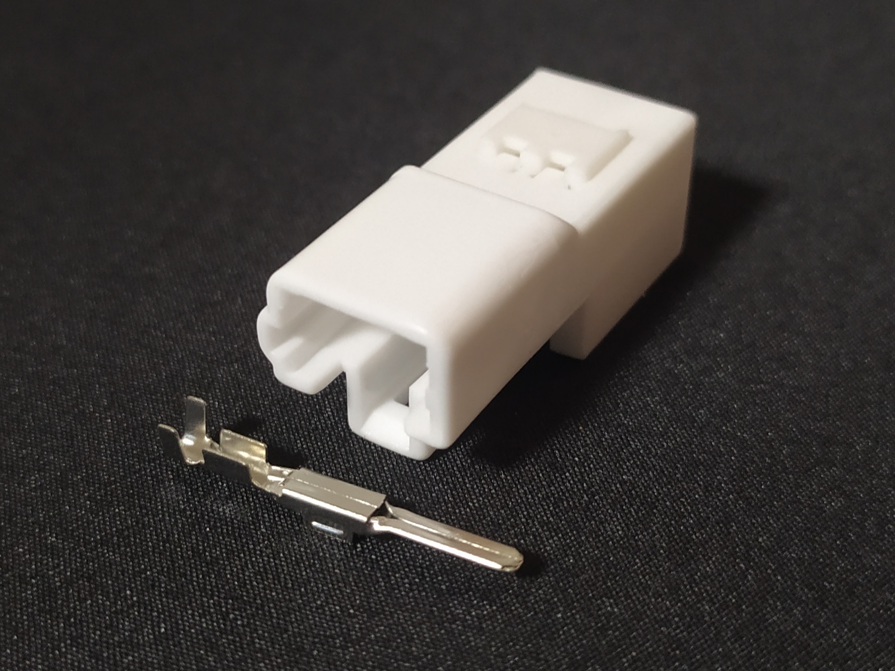 2 พิน ขาว 2.3 #1248