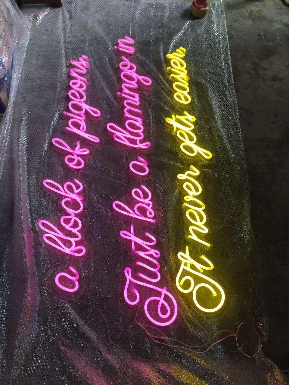 ไฟนีออน เฟค