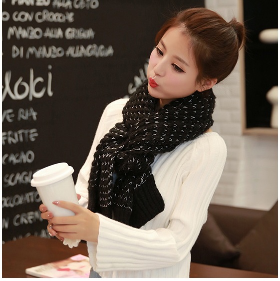 พร้อมส่ง - ผ้าพันคอไหมพรมกันหนาว NC113 (สีดำ)