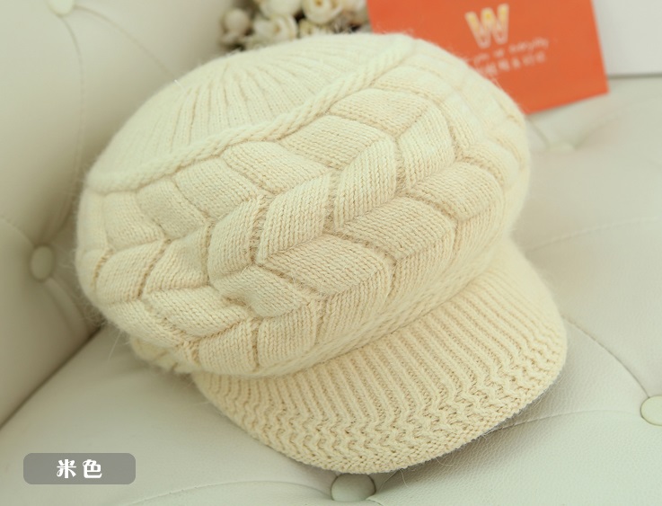 พร้อมส่ง - หมวกไหมพรม HT122 (สีครีม)