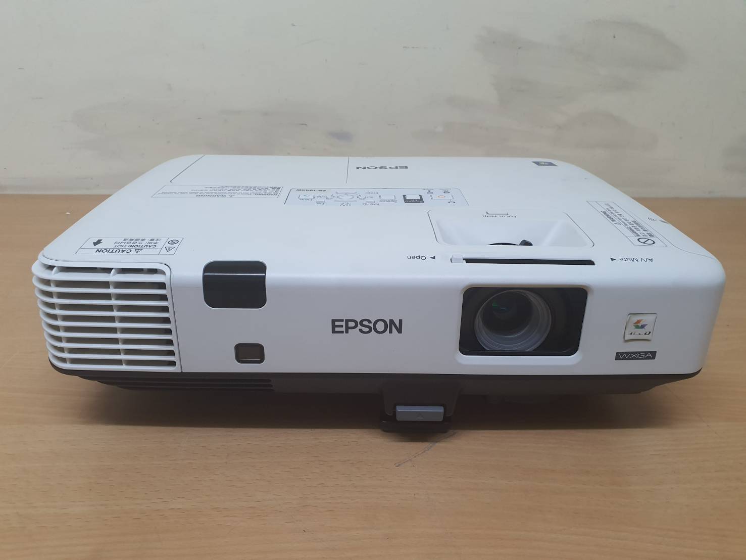 EPSON EB-1945W (4200 lm / WXGA)ตามสภาพสีเพี้ยน