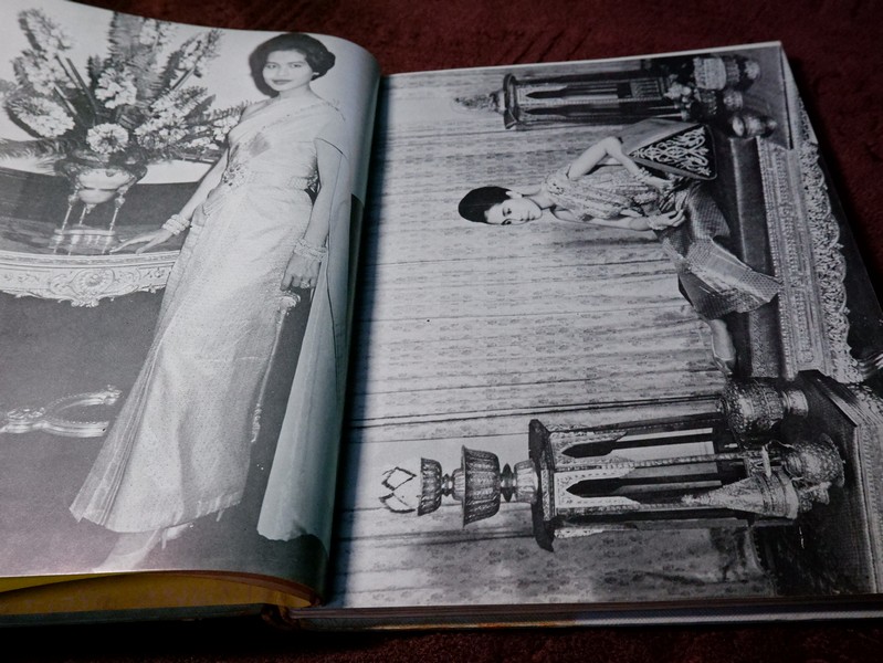 ประมวลพระบรมฉายาลักษณ์ ฉบับพิเศษ สมเด็จพระนางเจ้าสิริกิติ์ พระบรมราชินีนาถ ปี 2510