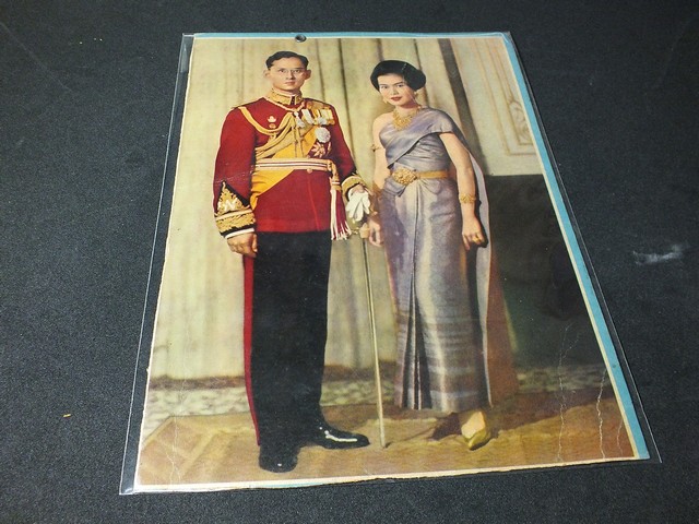 ภาพพิมพ์เก่า ในหลวงเเละพระราชินี ขนาด 19X27 ซม