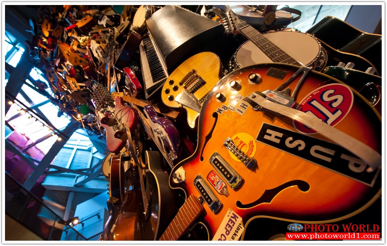 วอลเปเปอร์รูปภาพติดผนังสั่งทำ MUSIC มีภาพให้เลือกกว่า 50,000 ภาพ ออกแบบกราฟฟิค หรือ รูปภาพตามที่ท่านกำหนด ในสไตล์ท่านเอง "custom made"