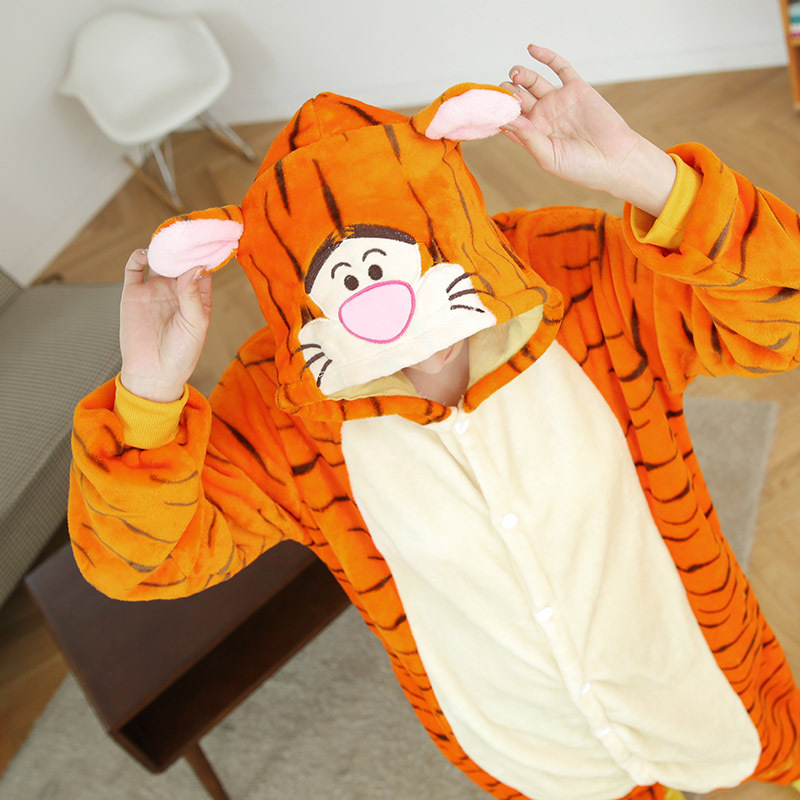 ชุดนอนมาสคอต / แฟนซี ผู้ใหญ่ เสือทิกเกอร์ ( Tigger )