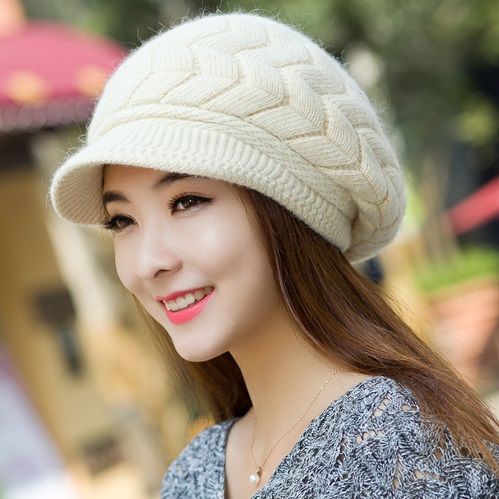 พร้อมส่ง - หมวกไหมพรม HT122 (สีครีม)