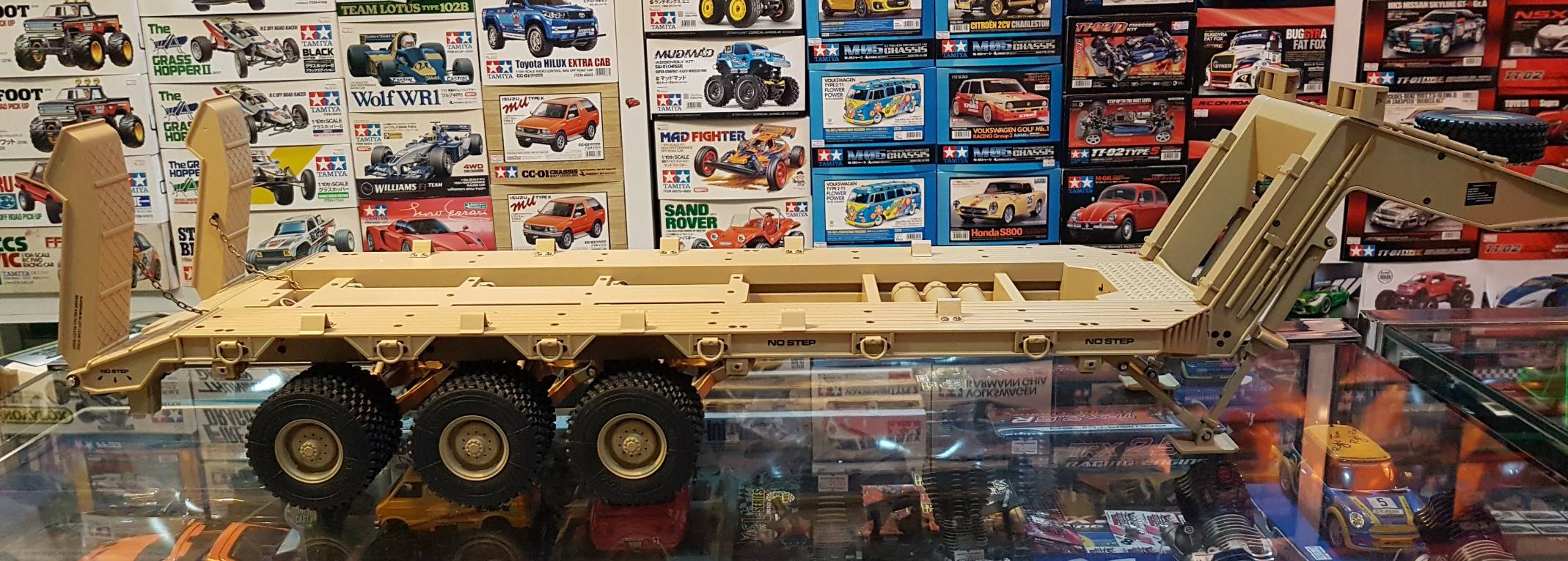 U.S. M983 Hemtt Oshkosh 8x8 Military Tactical Truck w/M747 Lowboy Trailer (Full-Option)