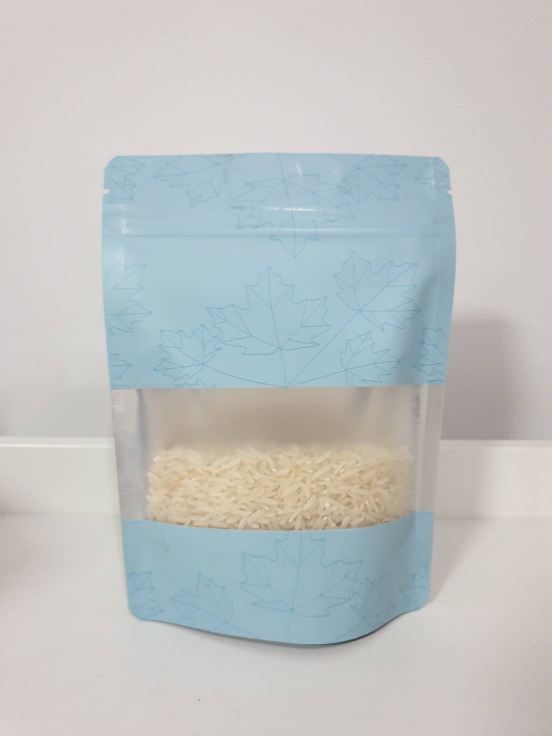 ถุงฟอยล์สีลายใบเมเปิ้ล หน้าต่างใส ซิปล็อคตั้งได้ (เมทัลไลท์)