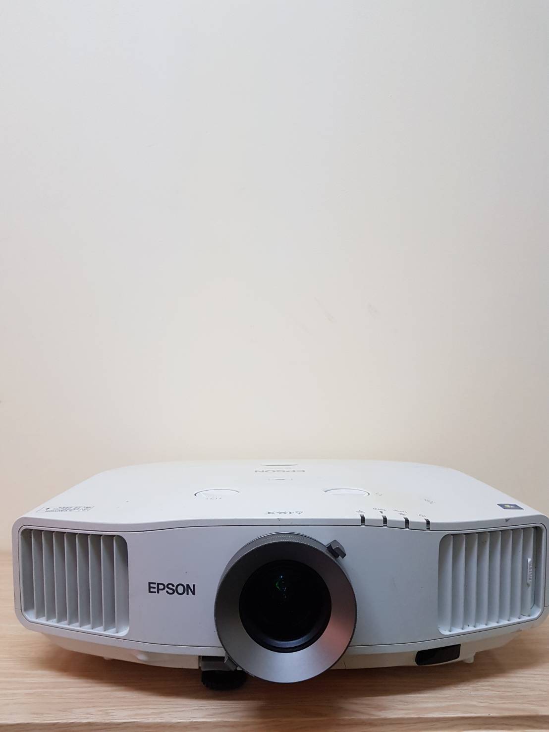 โปรเจคเตอร์ Epson EB-G5950 (5200ลูเมน) มือสอง