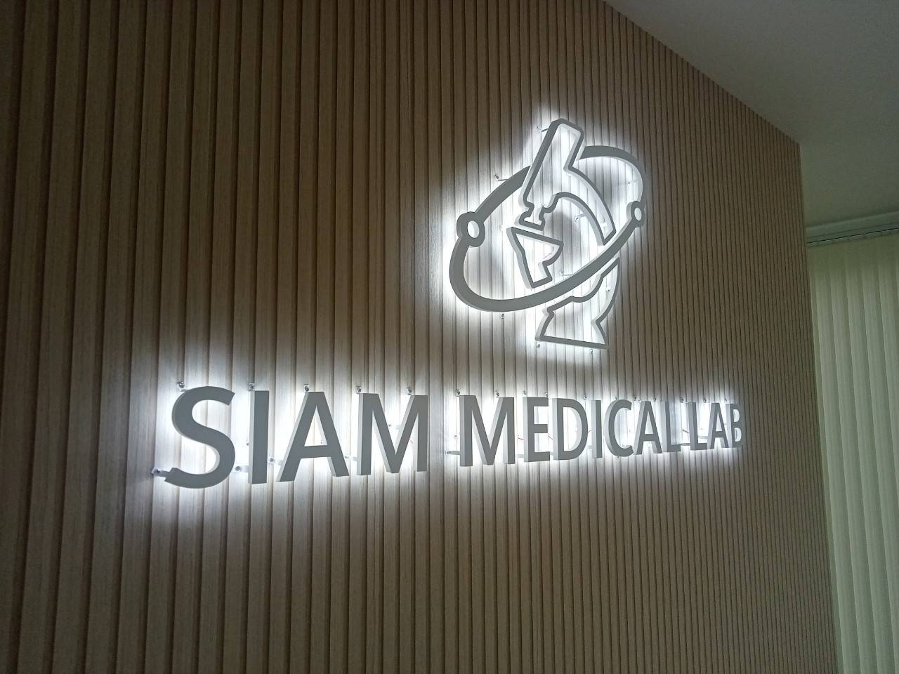 ป้ายอักษรซิงค์ทำสีไฟออกหลัง โลหะสแตนเลสแฮร์ไลน์ สแตนเลสหน้าทองไฟออกหลัง