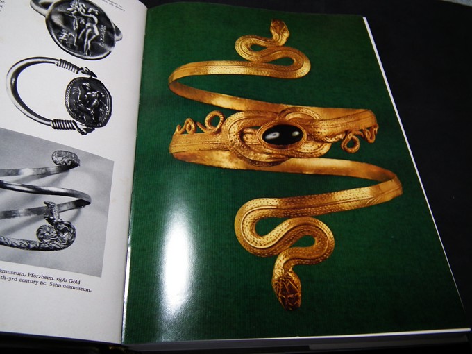 จิวเวลลี่โบราณ Jewellery through the ages ปกแข็งเล่มใหญ่ ปี 1970