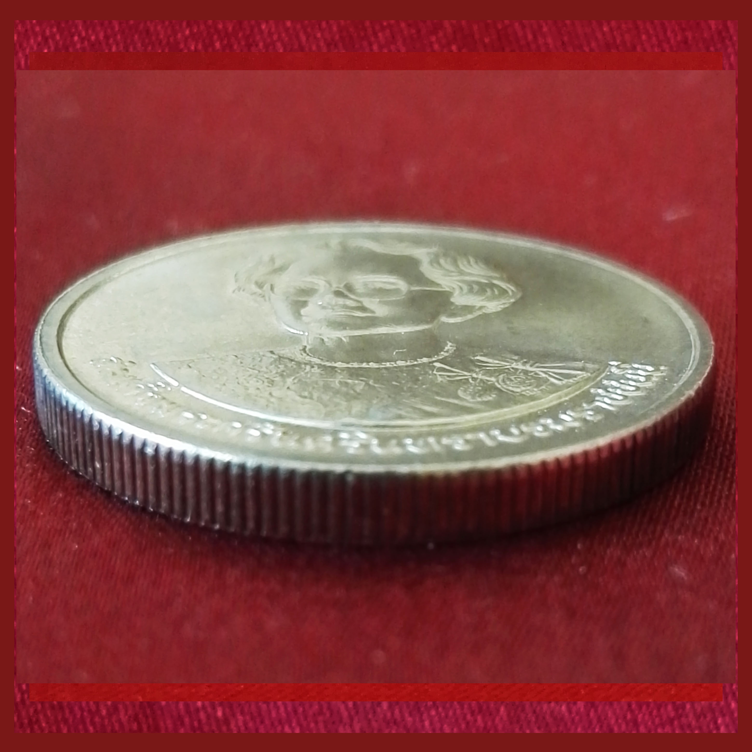 เหรียญ2บาท สมเด็จย่า เหรียญทองแห่งสุขภาพดีถ้วนหน้า