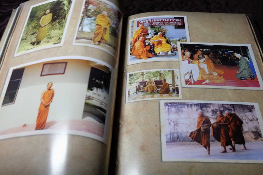 88 ปี หลวงปู่สุวัจน์ สุวโจ ประวัติเเละคติธรรมคำสอน (ที่ระลึกงานฉลองพระบรมธาตุเจดีย์) ปี 2550 พร้อเเผ่นซีดี