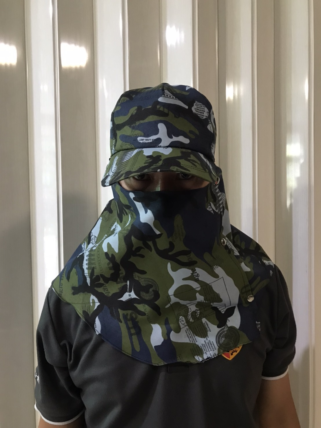 หมวกแก๊ปคลุมหน้าลายทหาร
