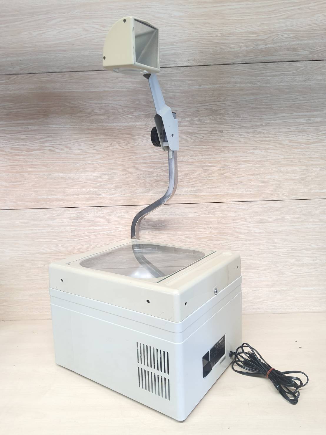 เครื่องโอเวอร์เฮ็ด Elmo HP-L14 Overhead Projector มือสอง