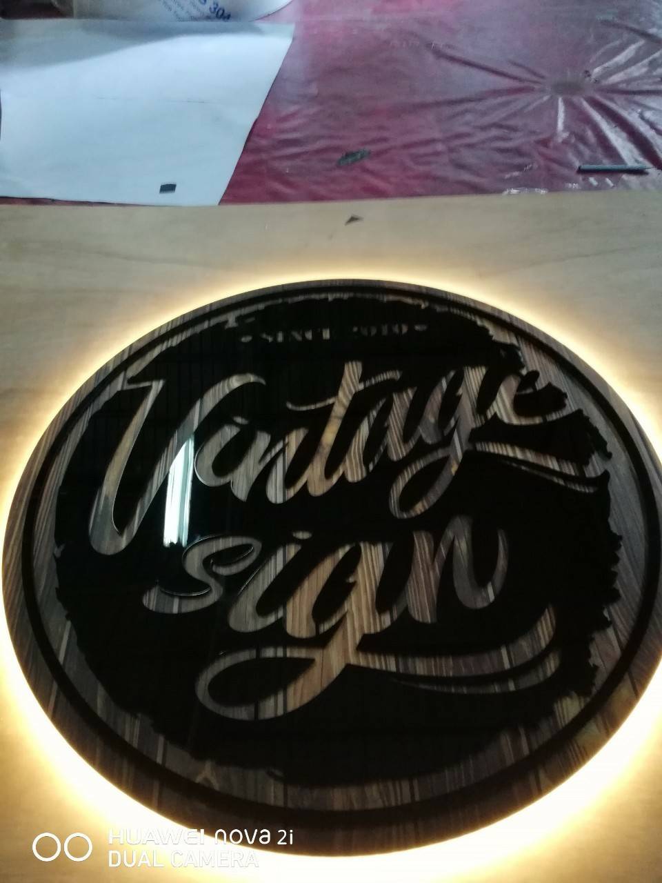 งานป้ายไฟออกหลัง STNT 2010 vintage sign