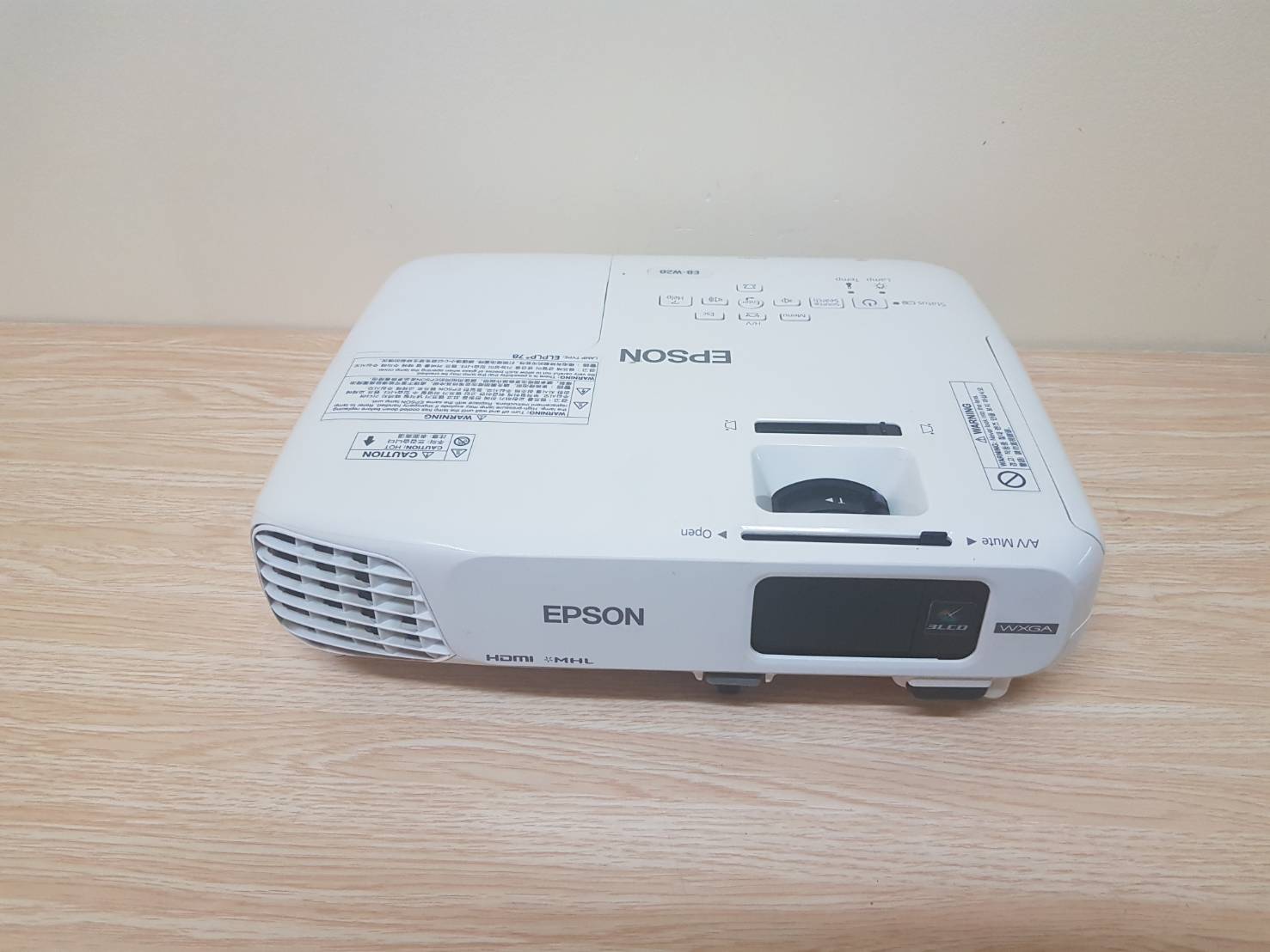 โปรเจคเตอร์EPSON รุ่น EB-W28(3000ลูเมน)