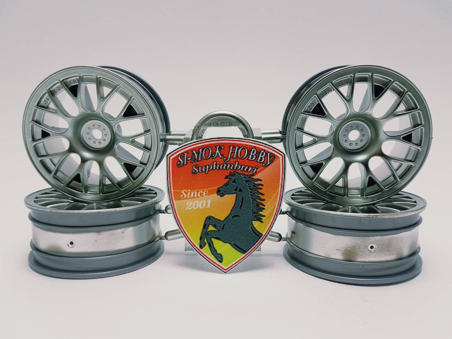 Medium-Narrow Mesh Wheels (Flat Chrome/+2).