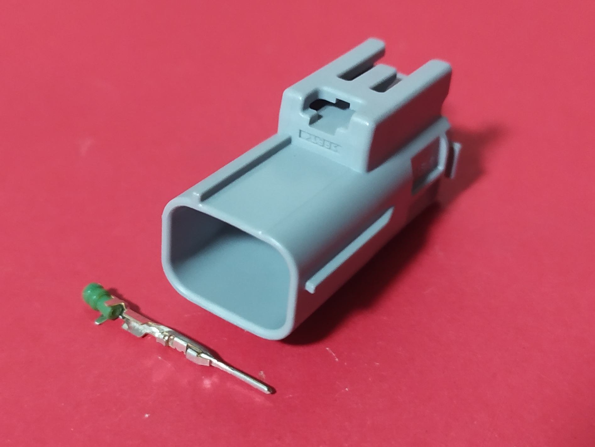 8 พิน เทา ไฟฝาท้าย Toyota Revo #0779