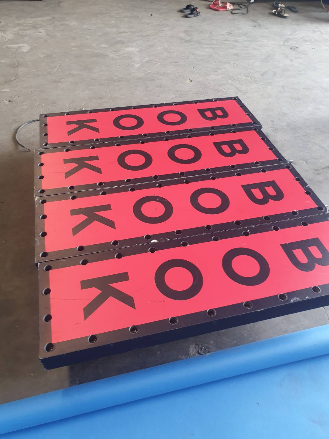 ขายป้ยไฟย้อนยุค ซื้อไปตกแต่งร้านเหล้าสวยๆไปเปลี่ยนข้อความสติ๊กเกอร์ได้ครับ ตัวใหญ่ 800 บาท ตัวกลาง 600 บาท ตัวเล็ก 500 บาท