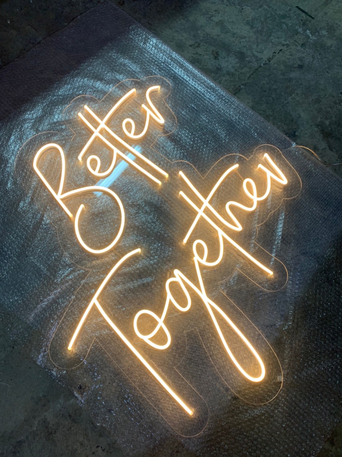 ไฟนีออน เฟค