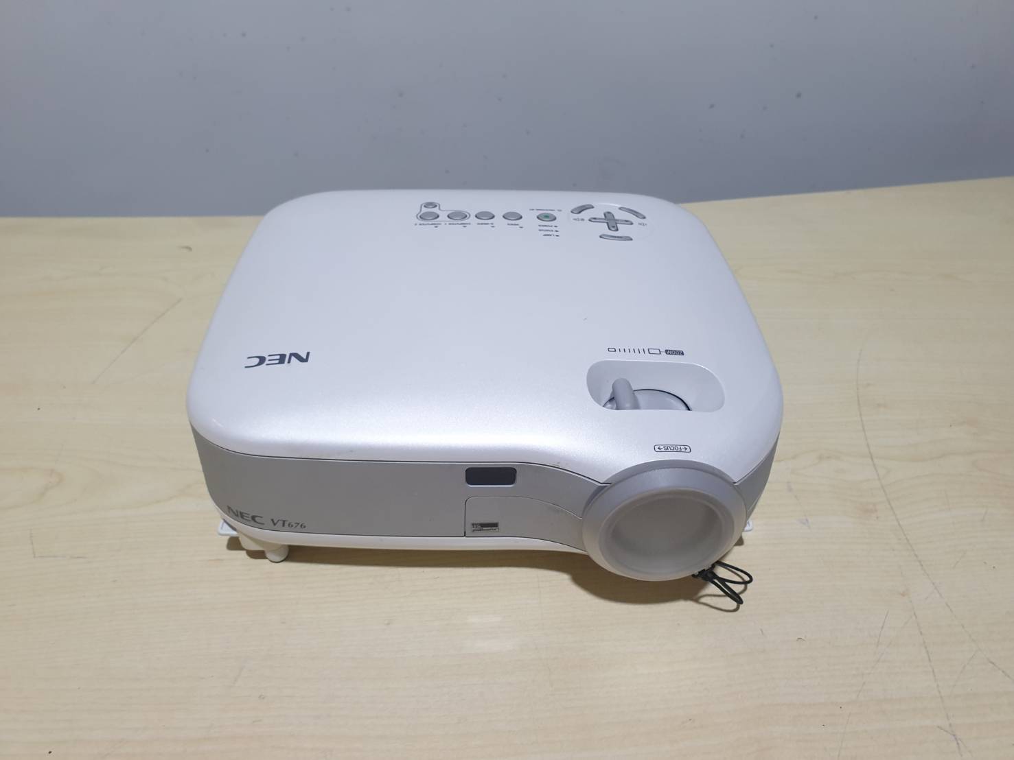 NEC VT676 Multimedia 3LCD Projector XGA