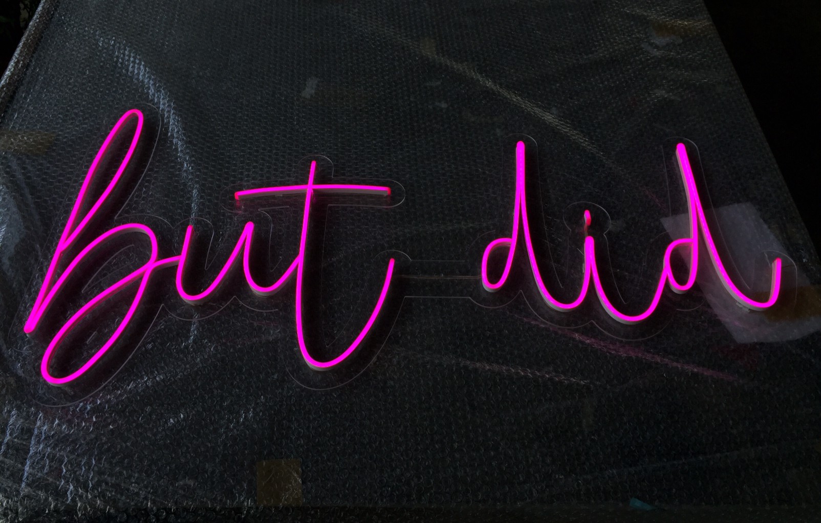 ไฟนีออน เฟค