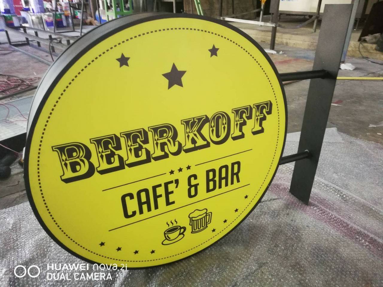 งานป้ายกล่องไฟวงกลม ไฟออกทั้ง2ด้าน - BEERKOFF CAFÉ & BAR