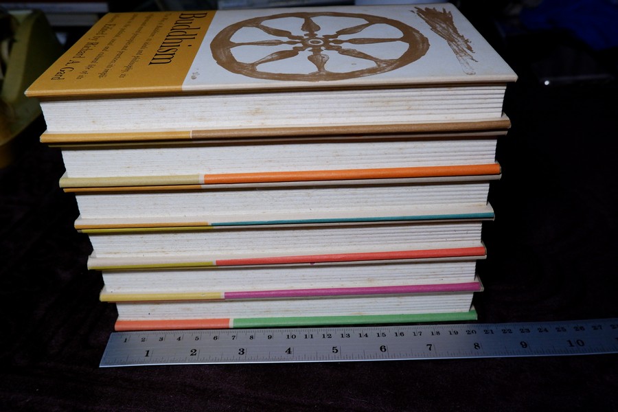 Great religions of modern man (hinduism buddhistism catholicism protestantism judaism islam) ปกเเข็ง 6 เล่ม ปี 1962