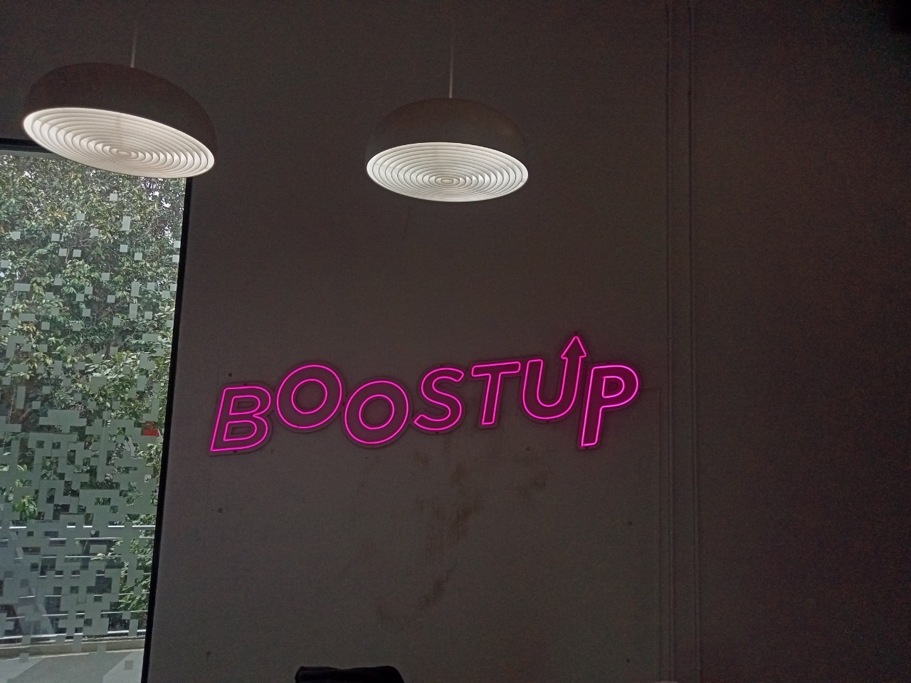 ไฟนีออน เฟค