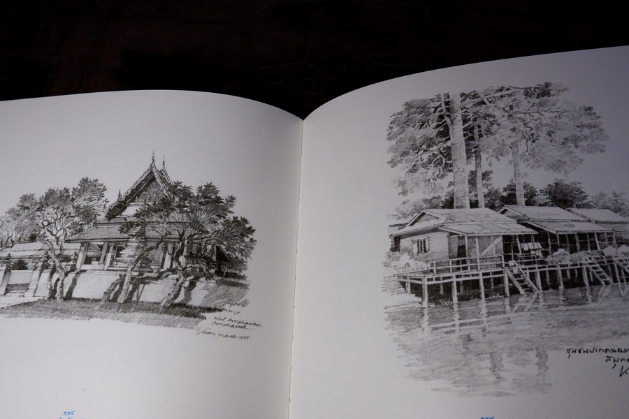 วาดเส้นเป็นบันทึก โดย ดร.วีระ สัจกุล ปกแข็ง 248 หน้า พิมพ์ 1000 เล่ม ปี 2556