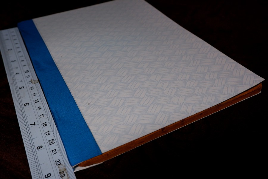 ตำราทำขนม สำหรับเลี้ยงน้ำชา เเละ ขนมปังปรุงต่างๆ โดย มจ.สิบพันพารเสนอ โสณกุล ปี 2493 (ทำปกมาใหม่)