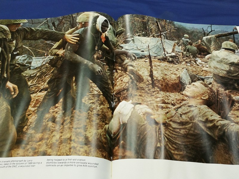 LIFE AT WAR BY TIME-LIFE BOOKS ปกแข็งพร้อมกล่อง 306 หน้า ปี1981