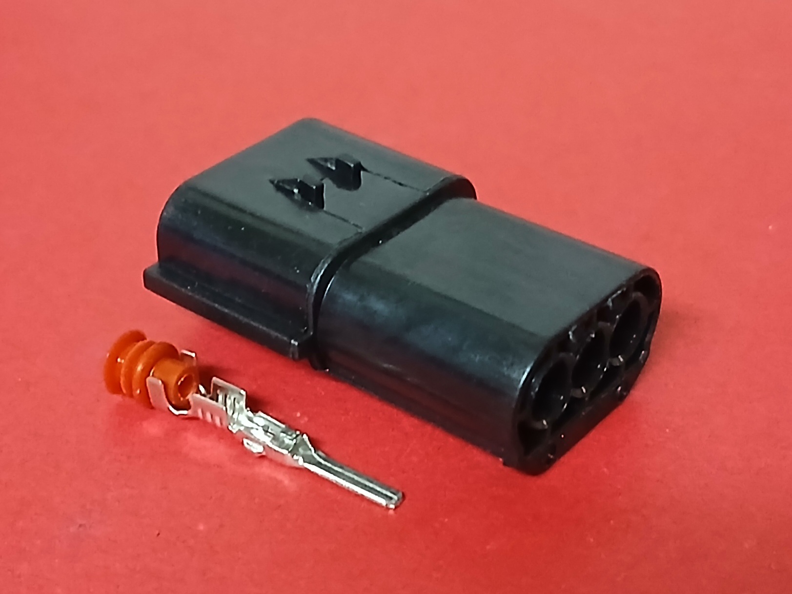 3 พิน DE ท้ายราง D-max