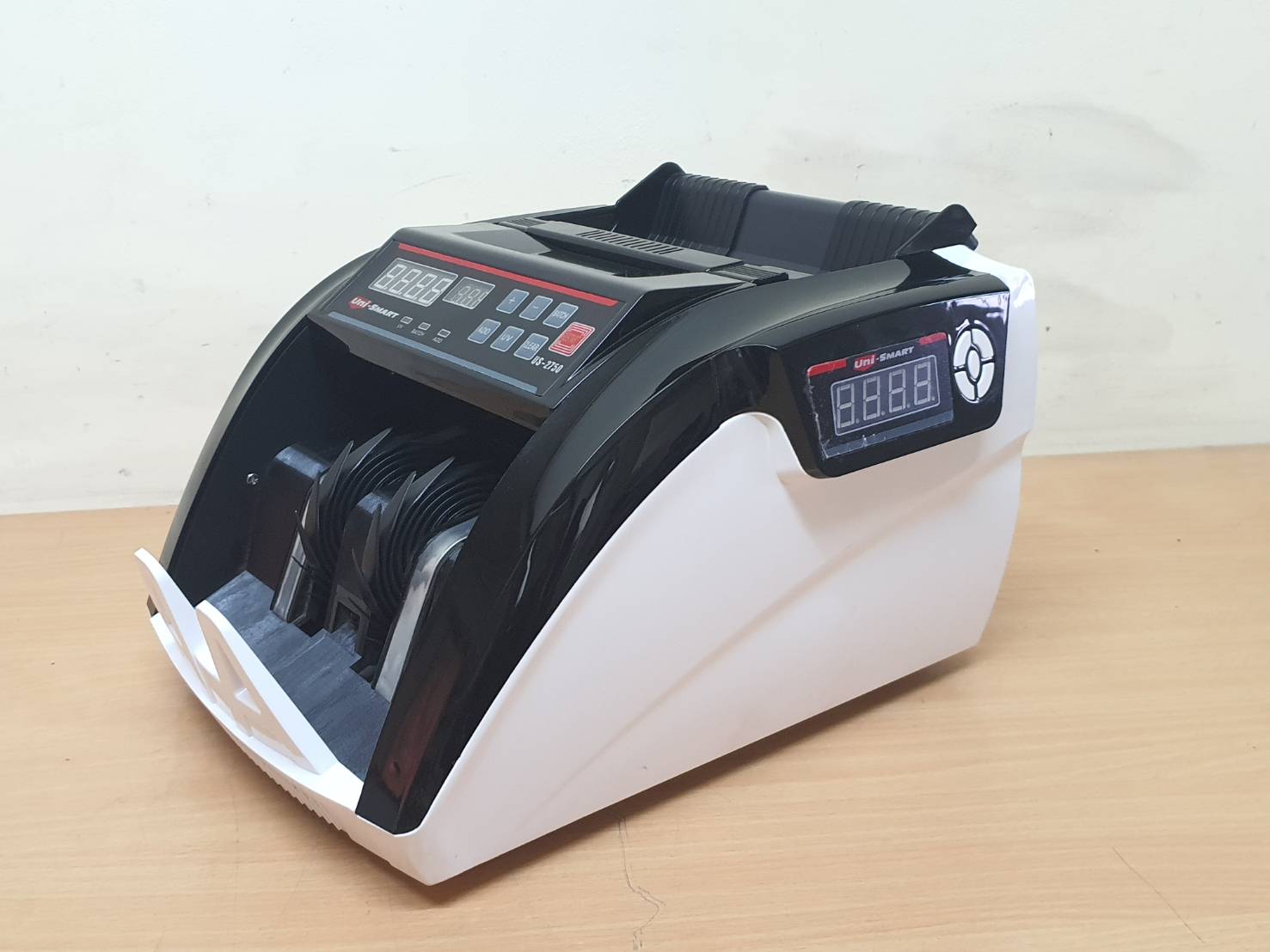 เครื่องตรวจนับธนบัตร (UN) ยูนิ-สมาร์ท US-2750 มือสอง