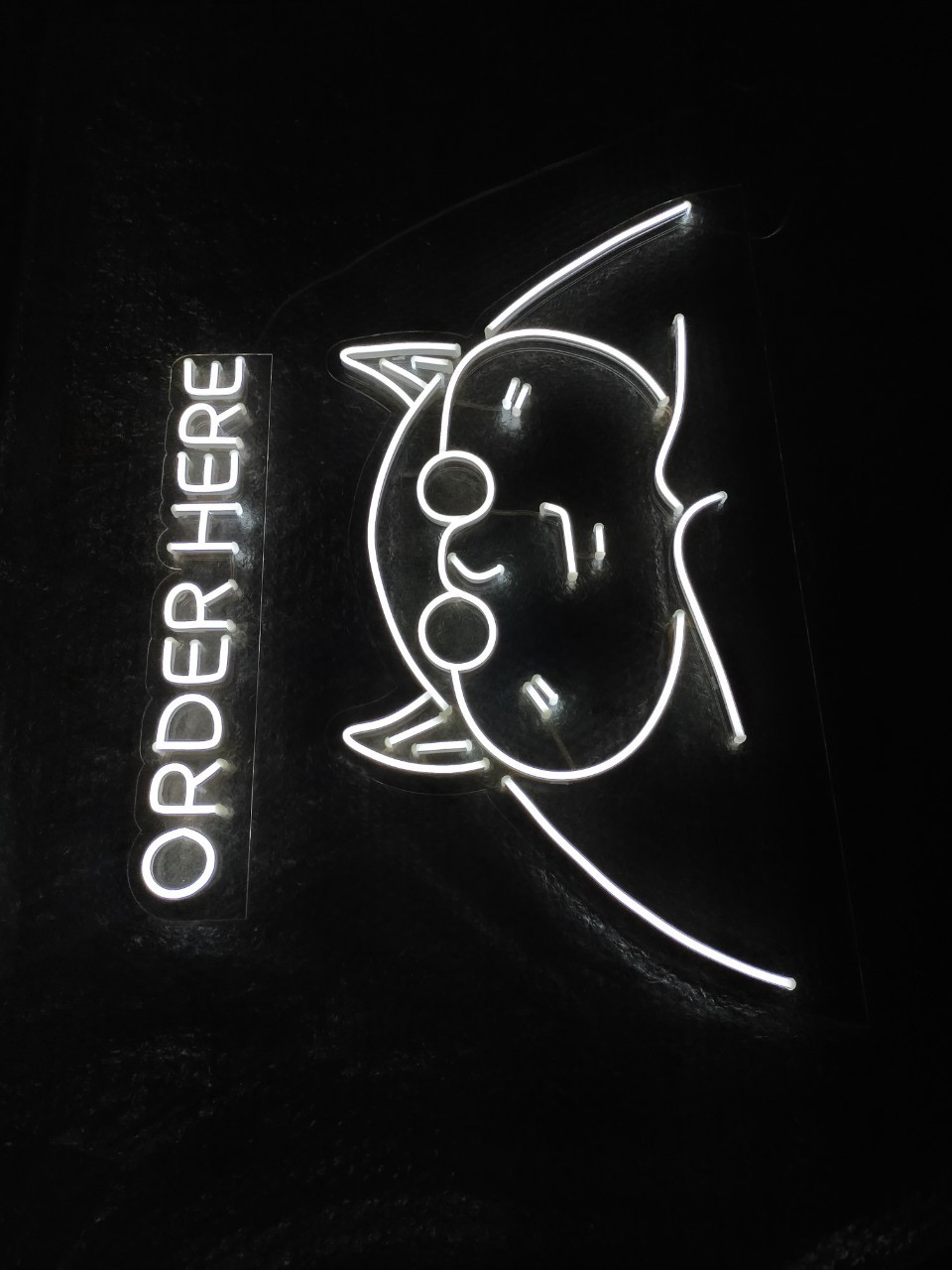 ไฟนีออน เฟค