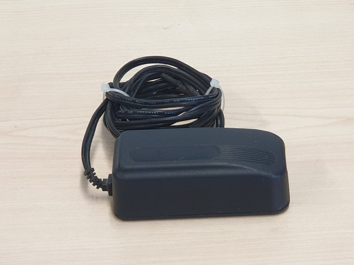 ADAPTER SC102TA0942F02 9VDC 1.67A มือสอง