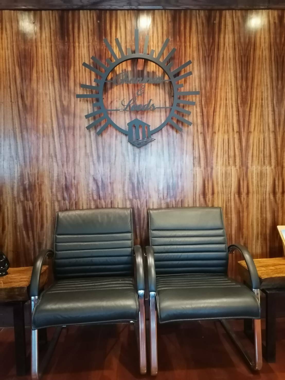 โลหะซิงค์และฉลุลาย cnc และยกขอบ พ่นสีดำด้าน ขนาด 50×50 cm ติดตั้งที่ สุขุมวิทย์