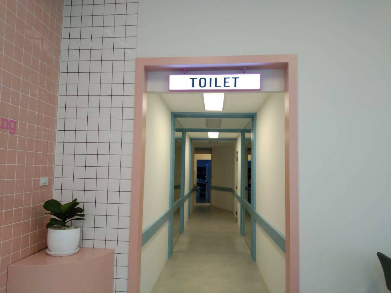 งานป้ายกล่องไฟ TOILET