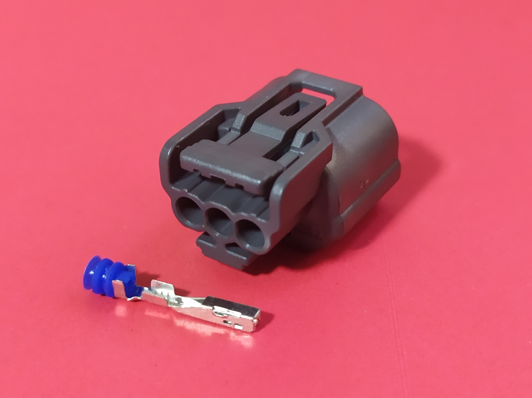 3 พิน ดำ/เทา (ร่องล่าง) #0968