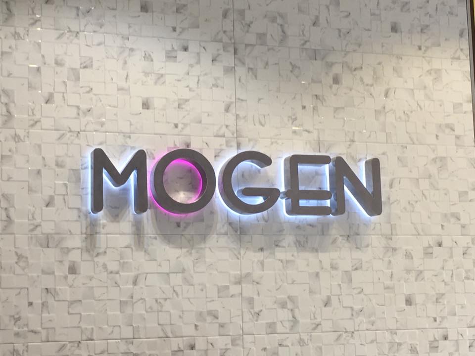 อักษรสแตนเลสติดอะคริลิคด้านหลัง ติดไฟ led ออกหลัง