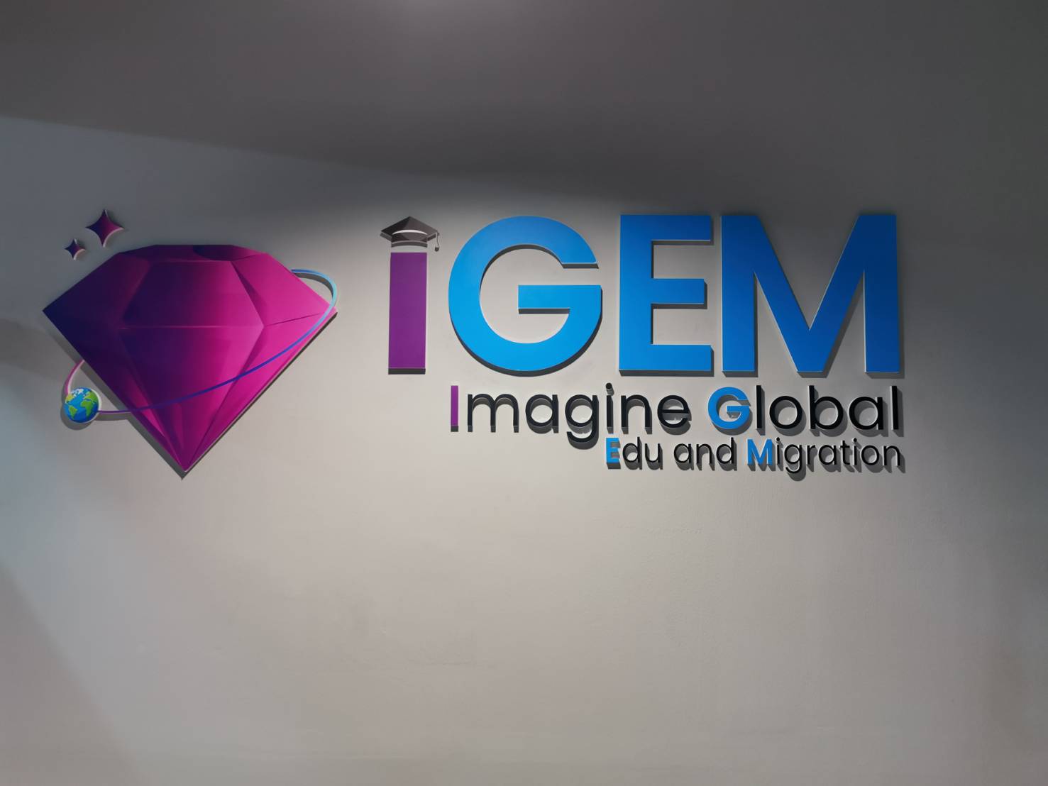 ป้ายอะคริลิคไดคัท '' IGEM ''