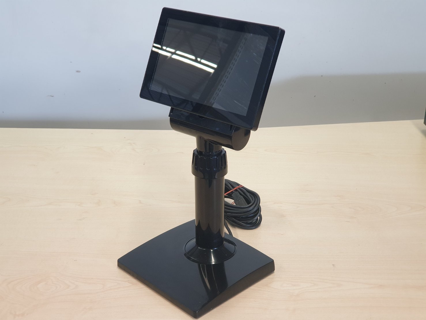 จอแสดงผลลูกค้า แบบ LCD ขนาด 7 นิ้ว Customer display 7 inch Phistek P070UG