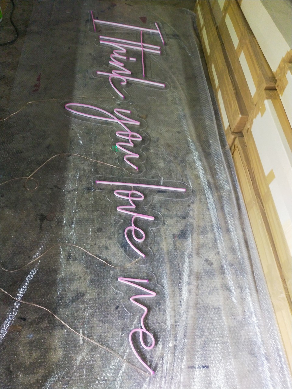 ไฟนีออน เฟค