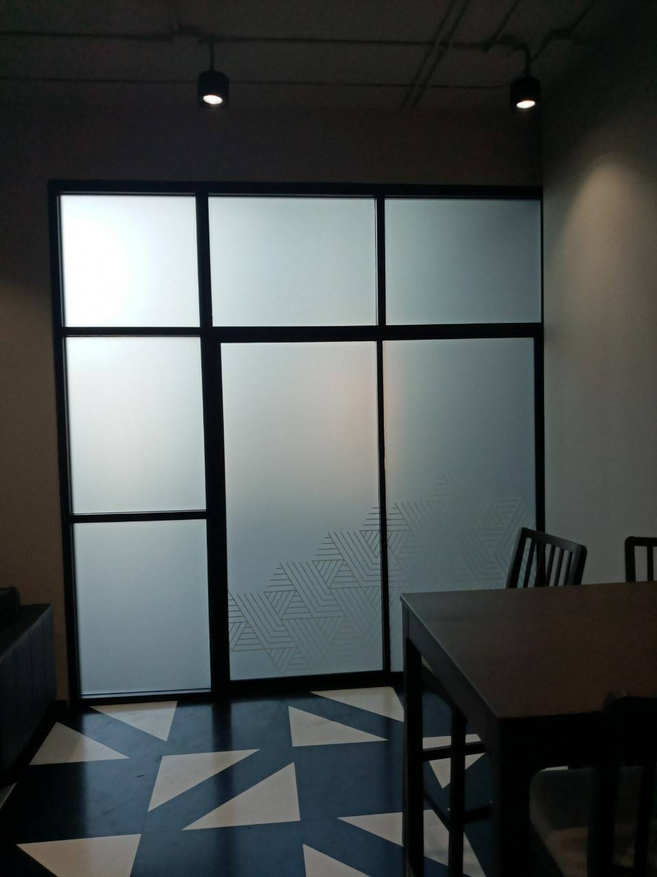 รับงานติดสติกเกอร์ฝ้าทุกชนิด #ฝ้าติดกระจกสำนักงาน