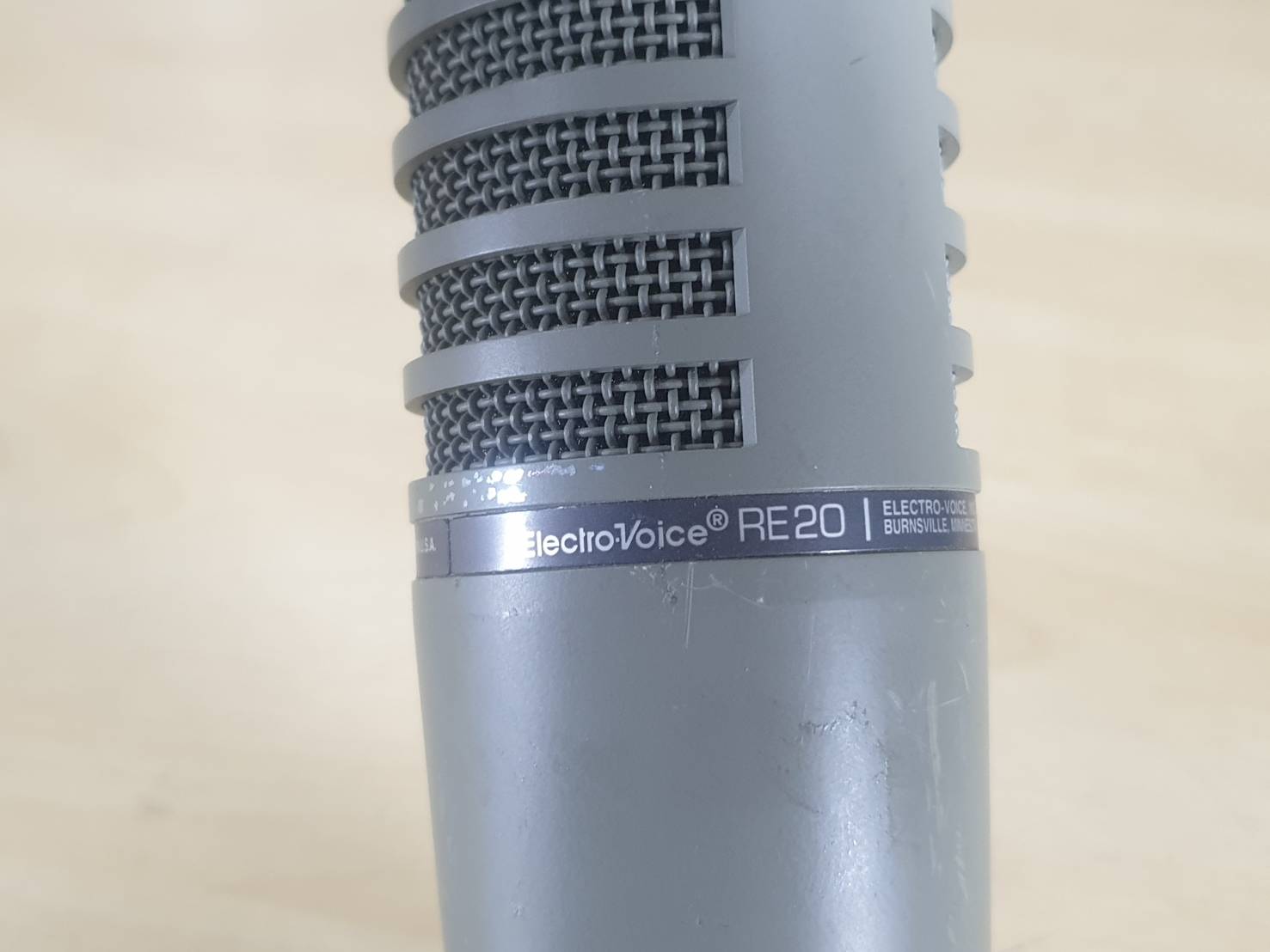 ไมโครโฟน Electro-Voice EV RE20 มือสอง