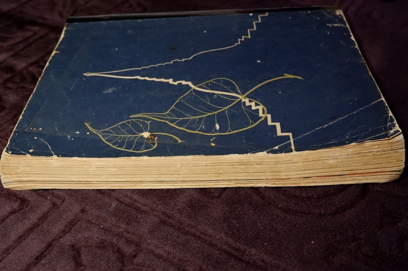 สมุดภาพพุทธจริยาประวัติ ตามภาพบนผนังโบสถ์วิหารในประเทศไทย โดย สำนักข่าวอเมริกัน ปี 2500