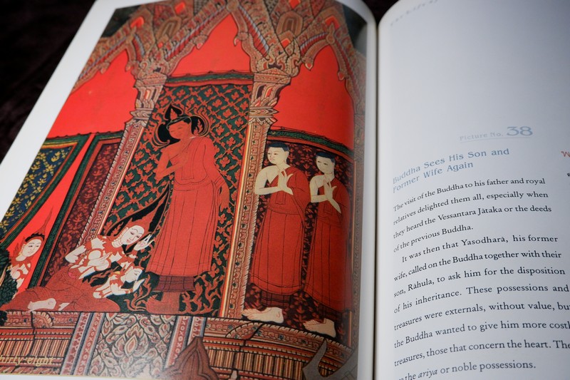 สมุดภาพ พุทธจริยาประวัติ the life of the buddha ตามภาพบนผนังโบสถ์วิหารในประเทศไทย โดย สำนักข่าวอเมริกัน ปกเเข็ง ปี 2542